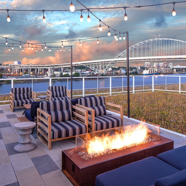 Rivage Apartments - Rooftop Terrace with Firepit Overlooking Willamette River
